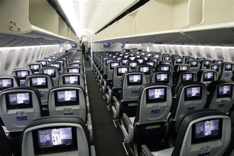 united 777 300 seat map